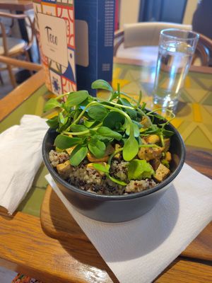 Quinia tofu cashew nut salad at Tecó in Mostar