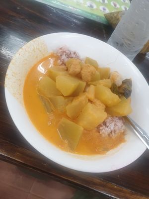 Potato type curry - 7.5/10 at Warorot Market Food Stall in Chiang Mai