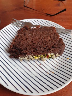 Vegan brownie at Chelo Cafe in Barcelona