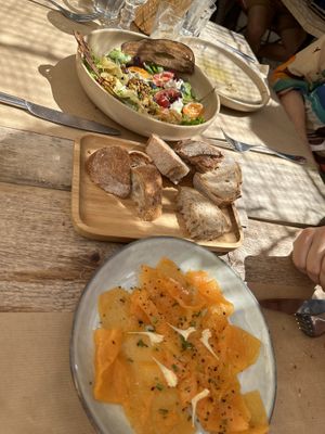 Yum at Les Baux Jus in Les Baux-de-provence