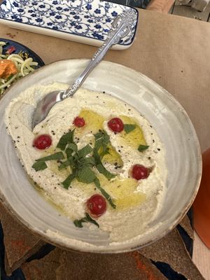 Sunflower hummus  at Les Baux Jus in Les Baux-de-provence