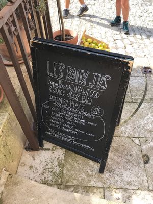 Carte du menu at Les Baux Jus in Les Baux-de-provence
