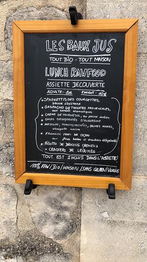 Today’s menu at Les Baux Jus in Les Baux-de-provence