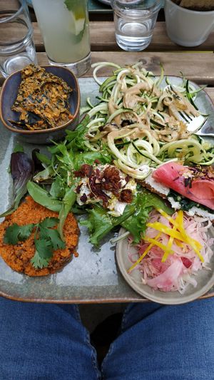 L'assiette découverte at Les Baux Jus in Les Baux-de-provence