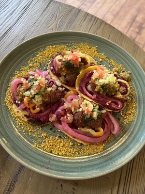 Latino del medio oriente  at Verde Sazon in Santiago