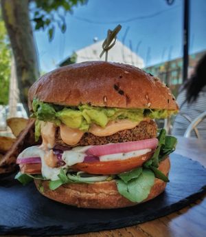 Burga de Lentejas at Verde Sazon in Santiago