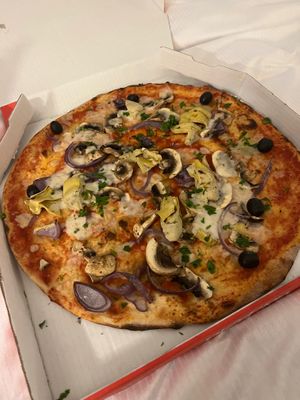 Vegan gardinera pizza at Pizza Express in Hull