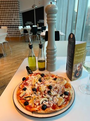 Vegan gardinera pizza 💚💚💚🌱 at Pizza Express in Hull