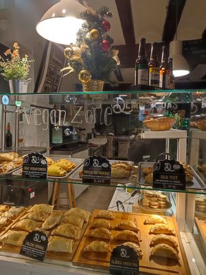 Quick service at Dempanadas in Valencia