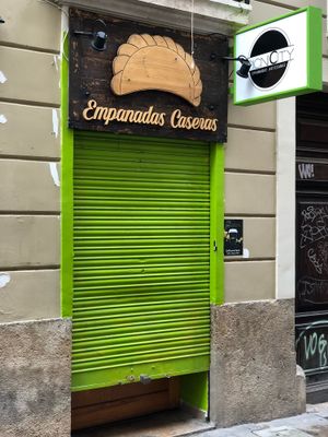 Storefront at Dempanadas in Valencia