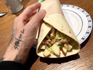 autumn wrap at Katzencafe Miezhaus in Bielefeld