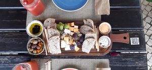 3 types pf cheese, olives, bread and sauces at Raizes in Quarteira