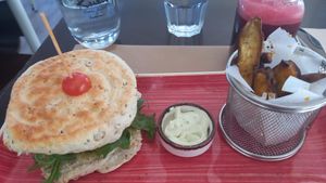 Black bean and quinoa burger at Raizes in Quarteira