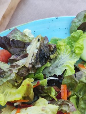 Gammeliger Salat at Raizes in Quarteira