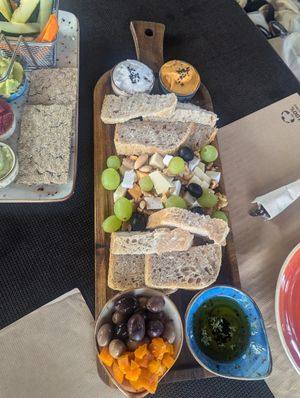 Cheese board at Raizes in Quarteira