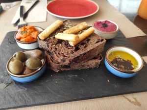 Entrée bread at Raizes in Quarteira