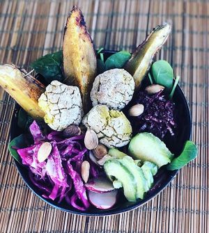 Chickpea falafel buddha bowl  at Raizes in Quarteira