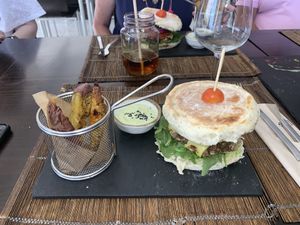 Vegan Burger at Raizes in Quarteira