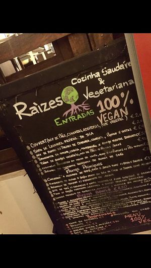 💯 vegan at Raizes in Quarteira
