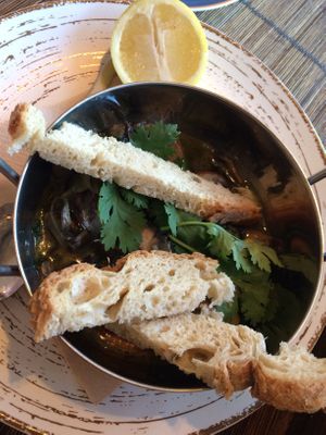 Mushrooms in garlic sauce at Raizes in Quarteira