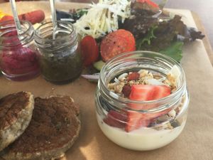 Pancakes and yogurt with granola at GiG - Green is Good in Ericeira