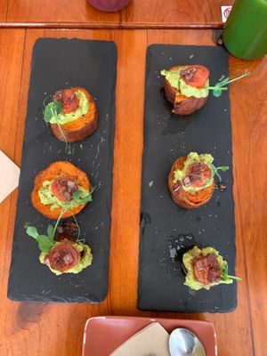 Entrada: bruschetta  at GiG - Green is Good in Ericeira