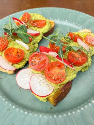Sweet Potato with Avocado  at GiG - Green is Good in Ericeira