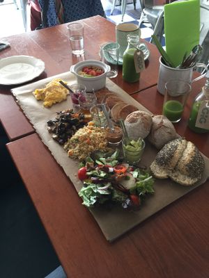 Brunch menu at GiG - Green is Good in Ericeira