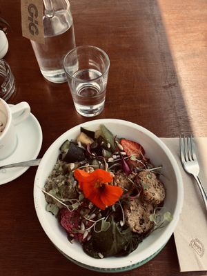 Happy bowl at GiG - Green is Good in Ericeira