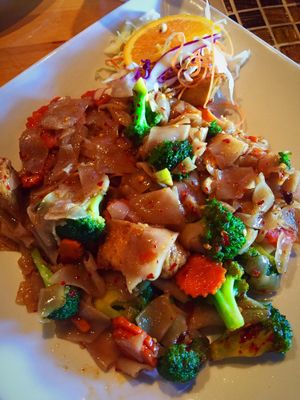 Pad Se Ew with Tofu at Chon Thai Food in Chandler