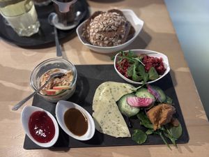 Green plate   at Café Heimisch in Cologne