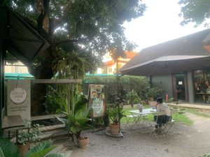 Outdoor seating   at Snooze in Chiang Mai