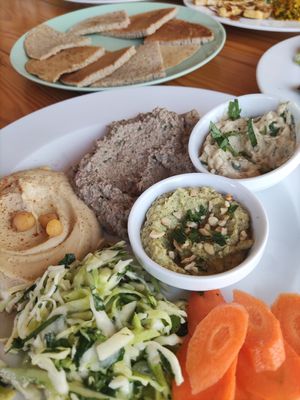 Dippings at Gaia Loja Restaurante in Rogil