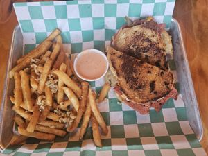  at Harp and Hound in Ogden