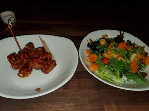 Salad and Gardein at Yard House in Dallas
