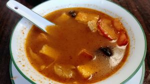 Tom yum soup at Top Choice in Noble Park