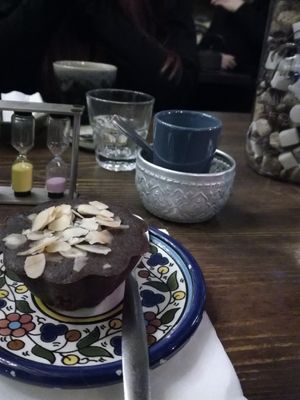 Vegan muffin - chocolate, dates, almonds at La Causerie des Mondes in Dijon