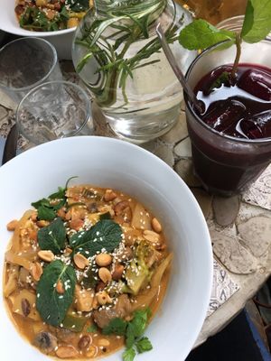 Vegetables curry at La Causerie des Mondes in Dijon