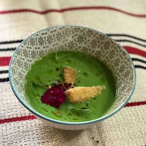 Pea soup with crispy avocado at Duke Restaurant in Mallorca