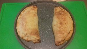 I nostri panzerotti con mozzarella e pomodoro vegetariani oppure mozzarisella e pomodoro vegani, sono giganti at Milo's in Alghero