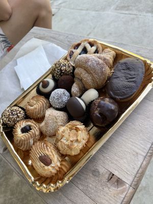 All the other vegan goodies (except for the more creamy cakes, which we couldn't take on the journey with us)  at Dolce Salute in Galatina