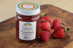 Strawberry Jam, one of the options offered by 'Conciencia Arcoíris Productos Artesanales'. Sweetened with brown sugar. No refined sugar added. at Conciencia Arcoiris Productos Veganos Artesanales in Mexico City