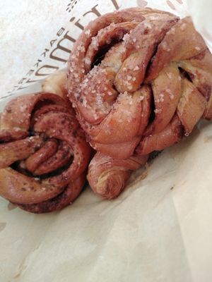 Croissants et cinnamon rolls at Bakery Frimout in Ghent