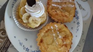 Rijsttaartjes en bananentaartje at Bakery Frimout in Ghent