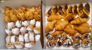 Vegan mini ontbijtkoeken op aanvraag at Bakery Frimout in Ghent