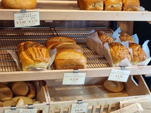 Speculoosbrood & rozijnenbrood at Bakery Frimout in Ghent