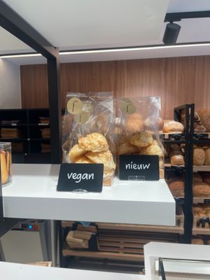 Vegan kokosrotsjes at Bakery Frimout in Ghent