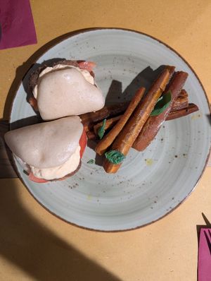 BAO BUNS WITH SEITAN IN VEGAN TUNA SAUCE, SABLE' POTATOES at Soul Kitchen in Genoa