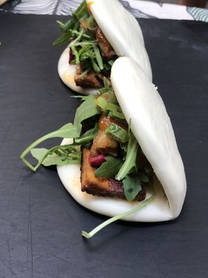 Pan bao at Om in Girona