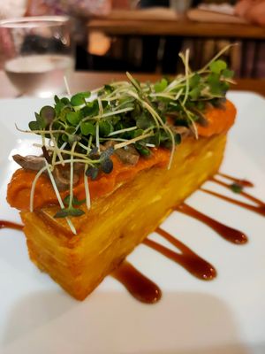 Patata bravas at Om in Girona